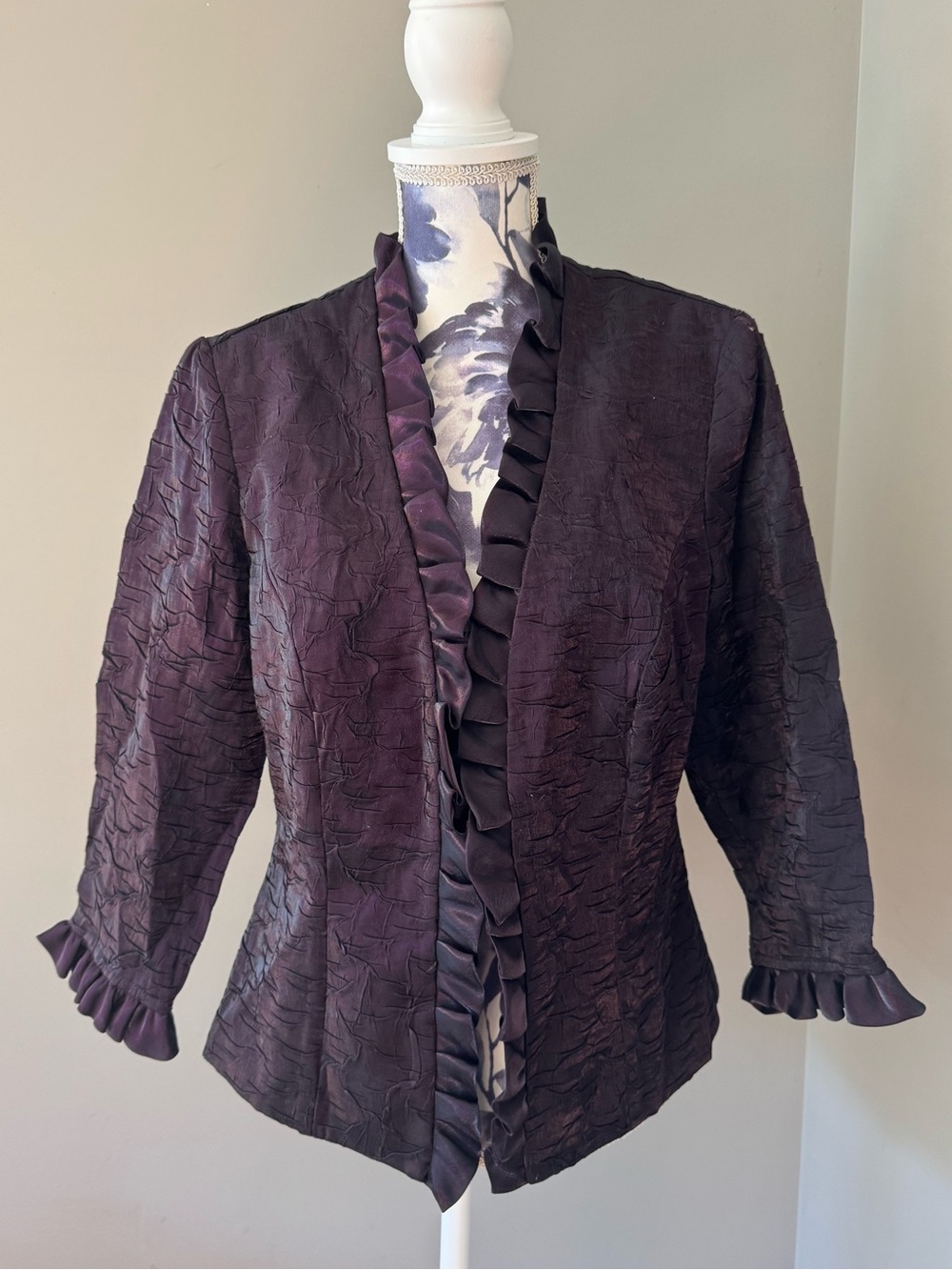 Vintage Oblique Textured Ruffle Trim Blazer in Deep Plum